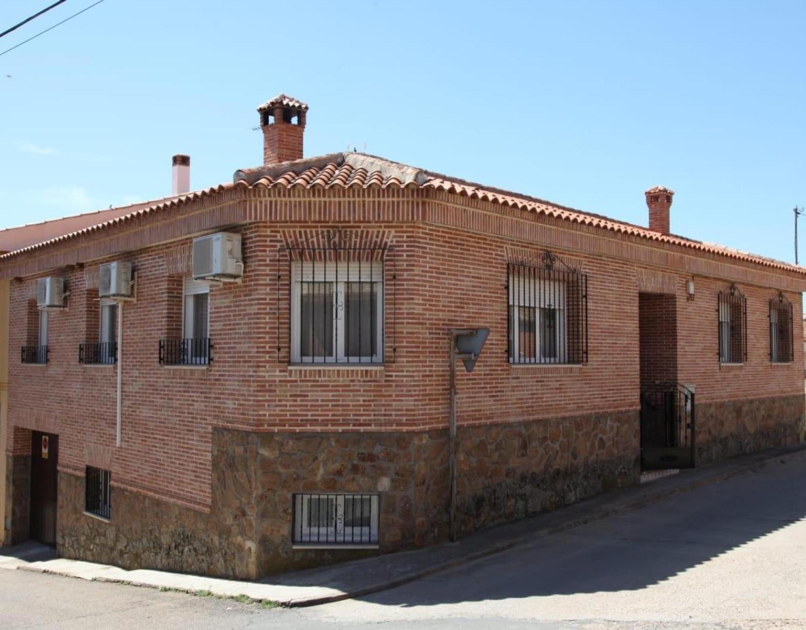 Flor De Romero Los Yebenes Exterior photo